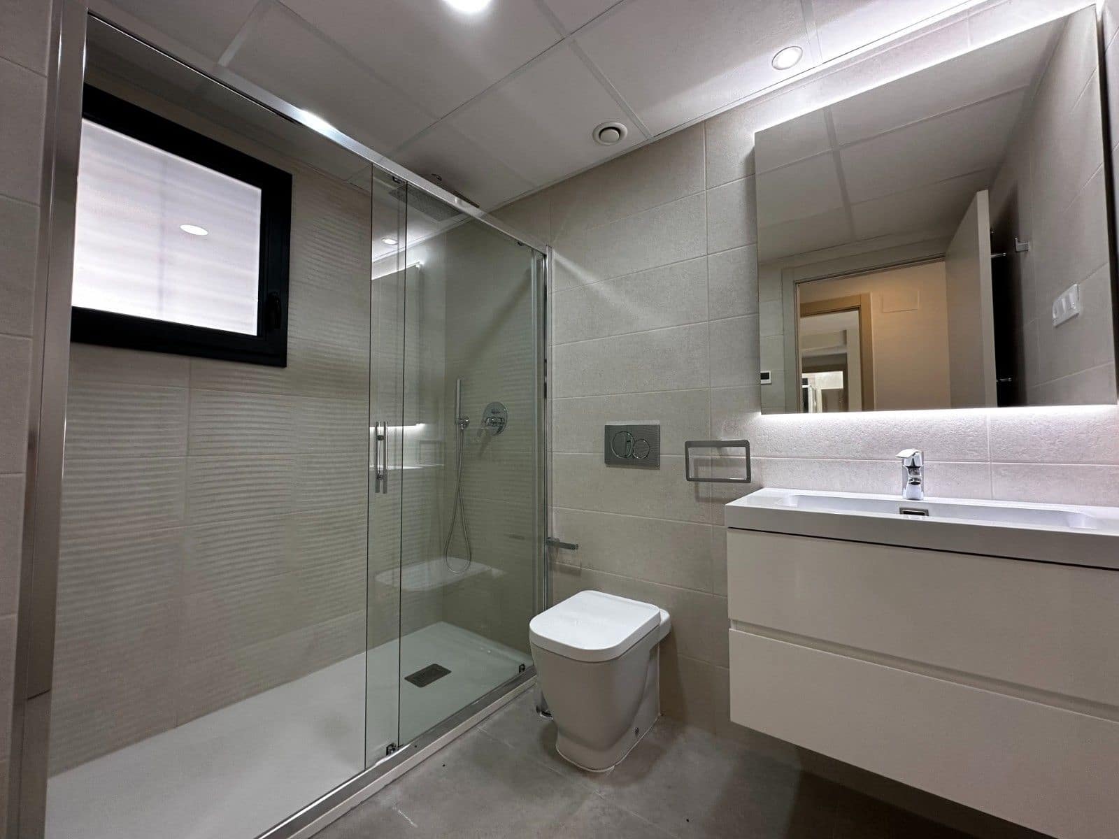 2 soverom Leilighet til salgs i La Zenia med svømmebasseng garasje - € 420 000 (Ref: 9515331)