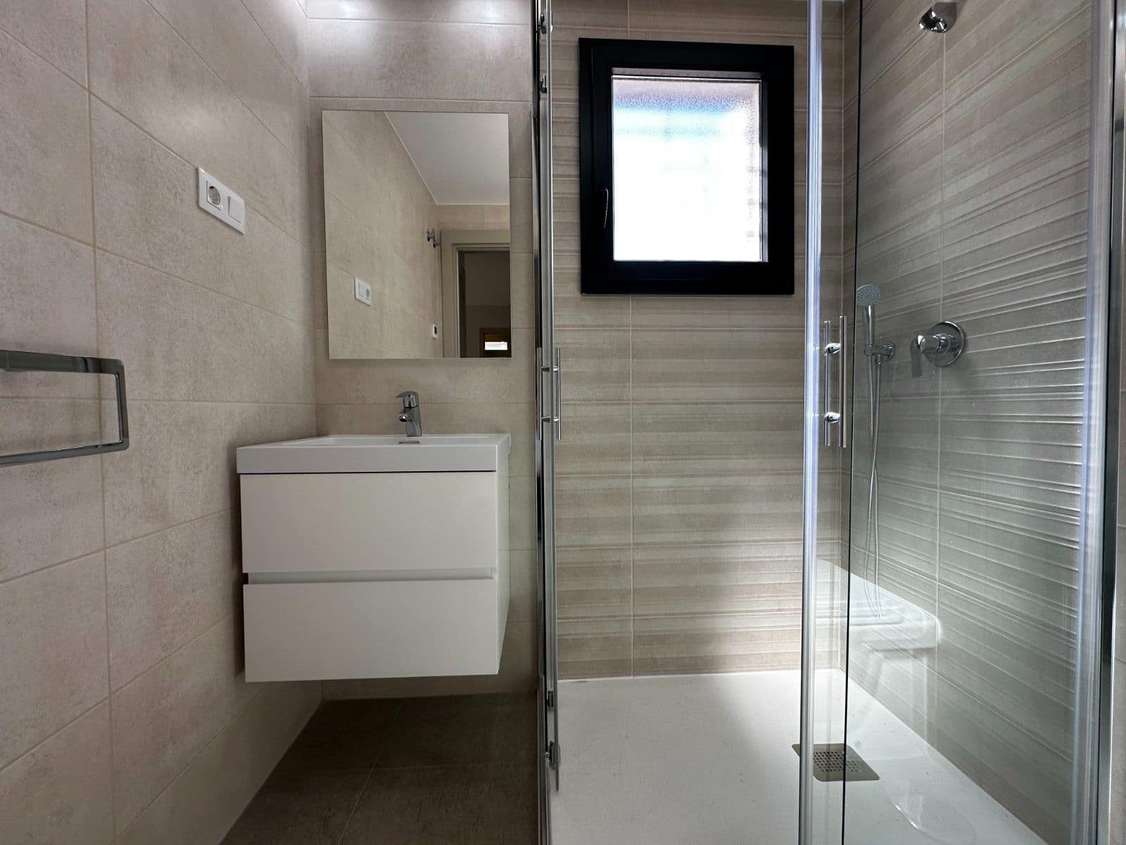 2 soverom Leilighet til salgs i La Zenia med svømmebasseng garasje - € 420 000 (Ref: 9515331)