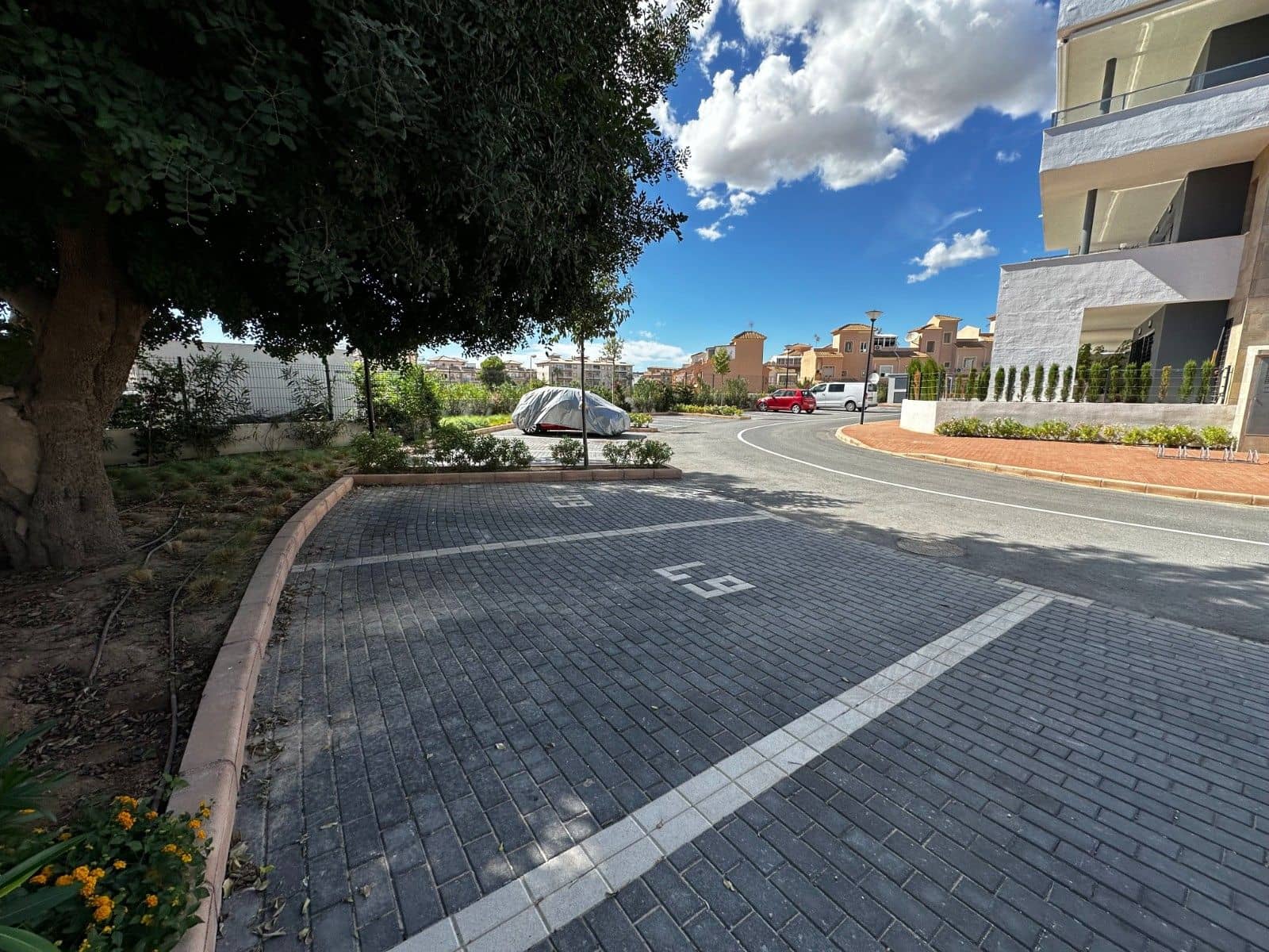 2 soverom Leilighet til salgs i La Zenia med svømmebasseng garasje - € 420 000 (Ref: 9515331)