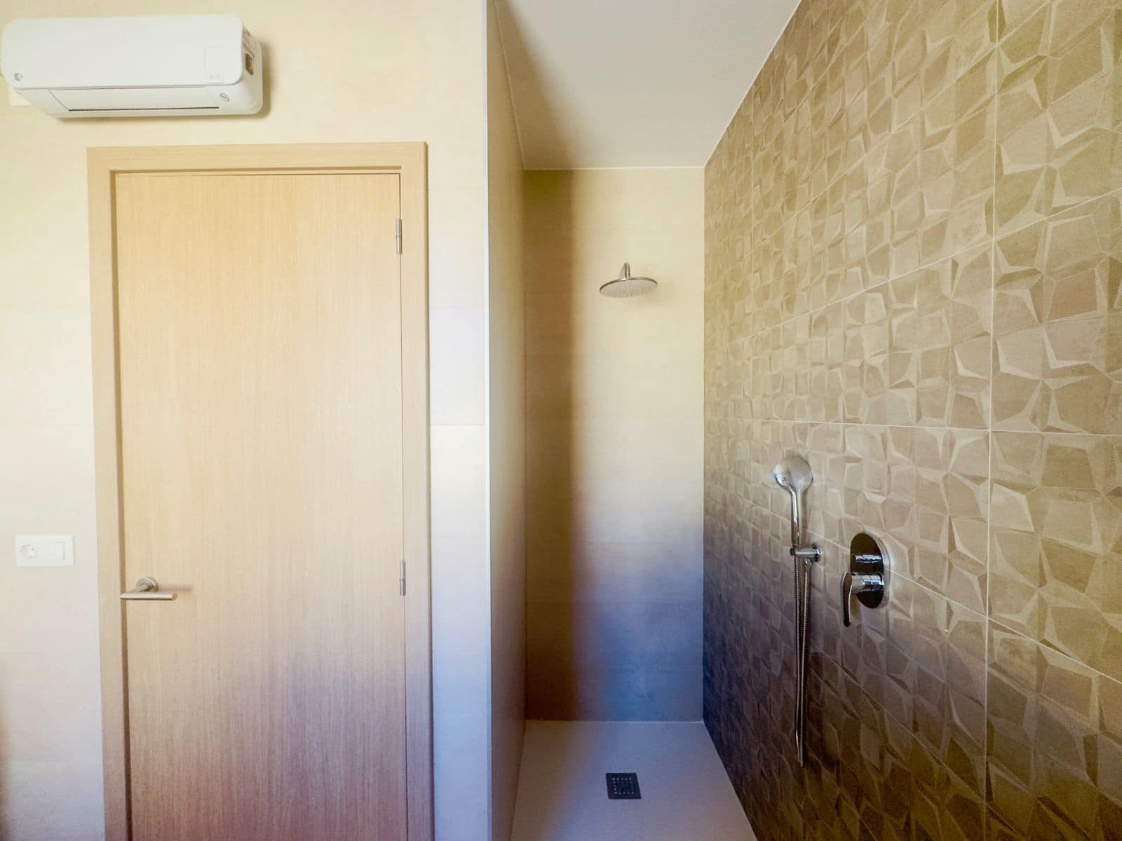 4 bedroom Villa for sale in Torrevieja with pool garage - € 780,000 (Ref: 9515333)