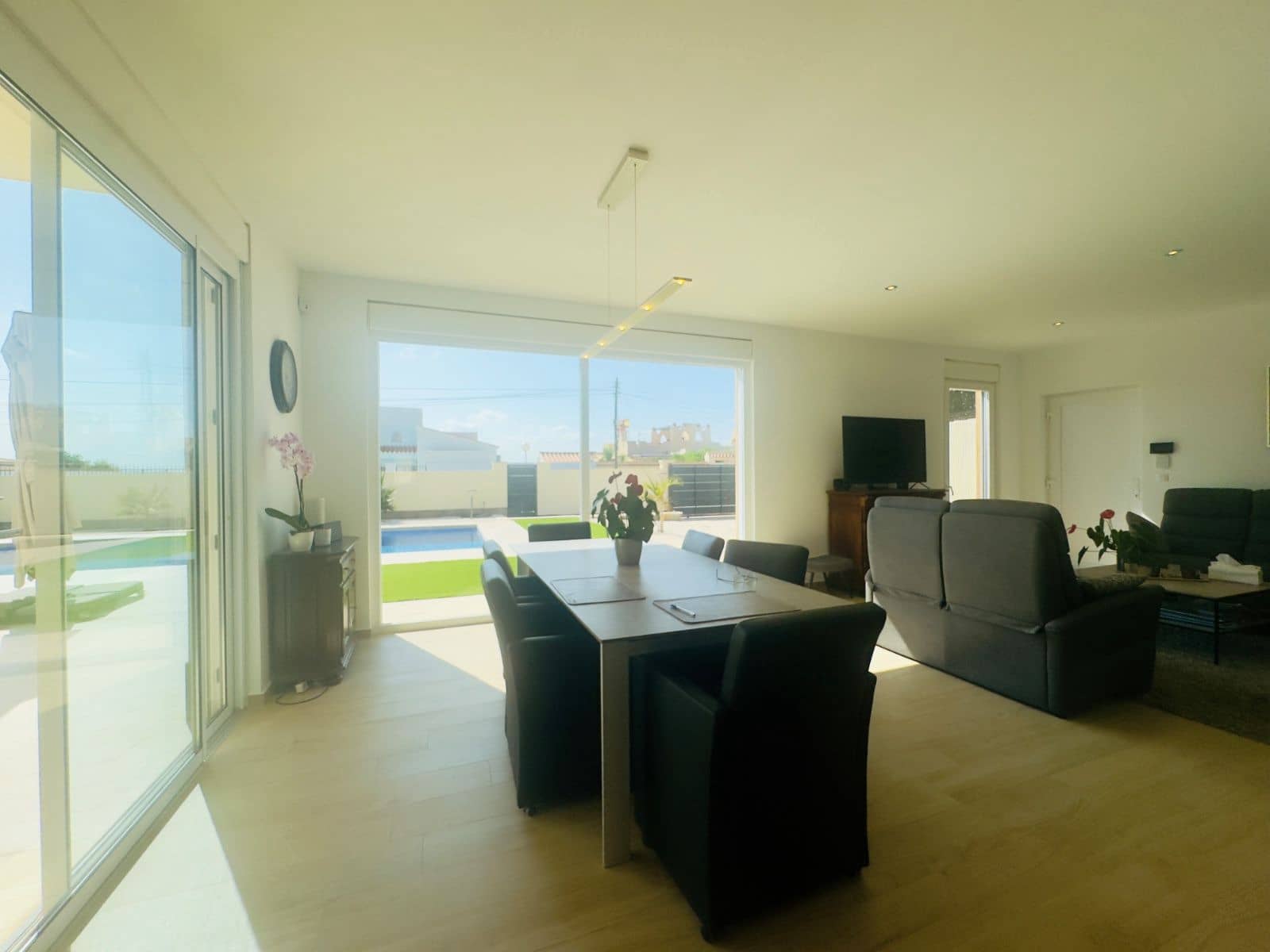 4 sovrum Villa till salu i Torrevieja med pool garage - 780 000 € (Ref: 9515333)
