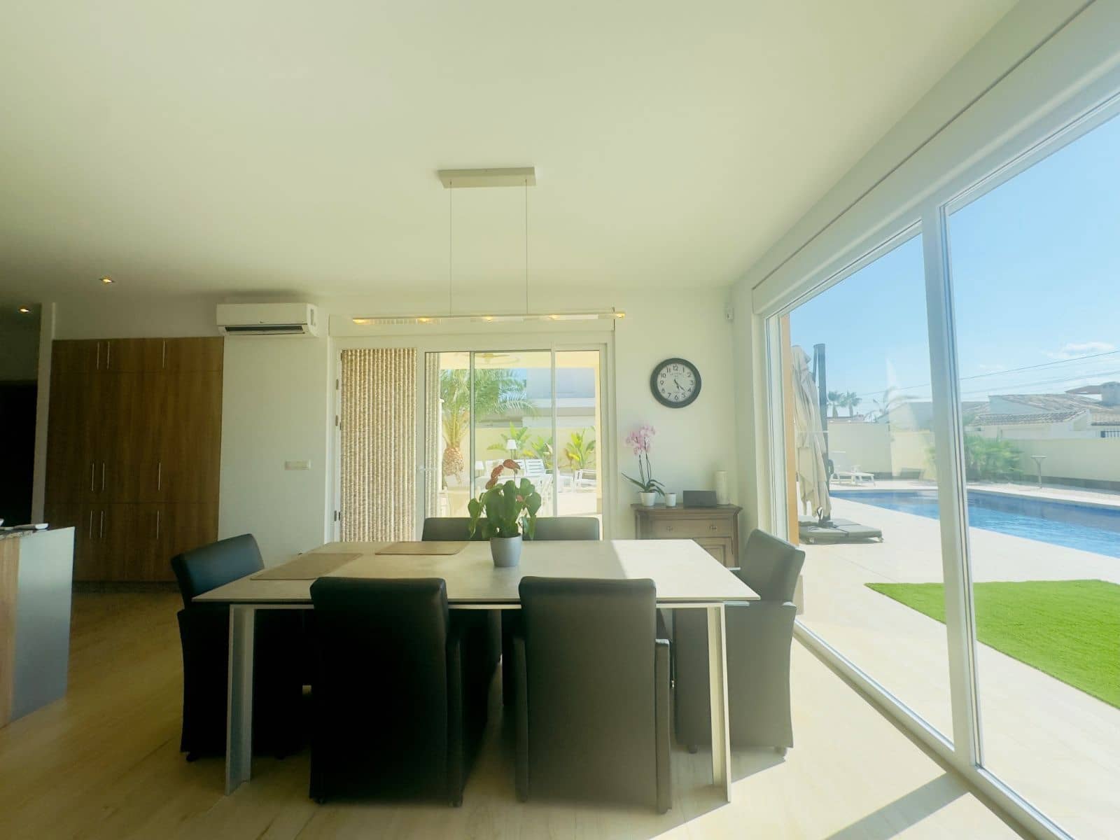 4 sovrum Villa till salu i Torrevieja med pool garage - 780 000 € (Ref: 9515333)