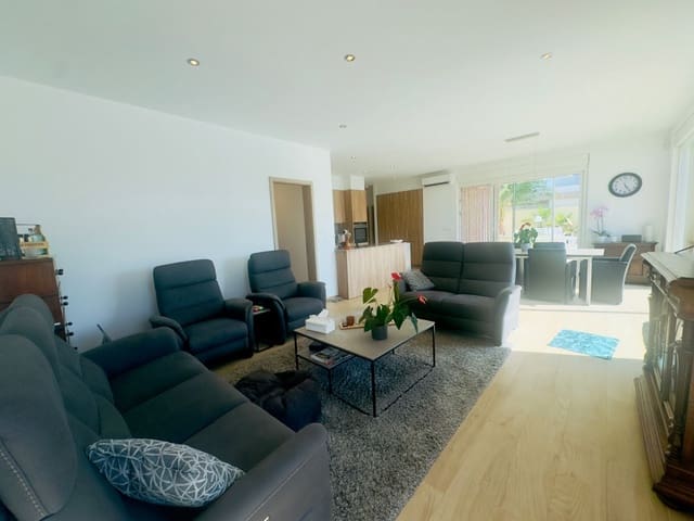 4 chambre Villa/Maison à vendre à El Chaparral - La Siesta - La Torreta, Torrevieja avec piscine garage - 780 000 € (Ref: 9515333)
