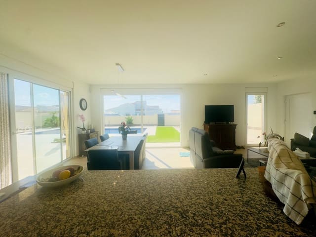 4 chambre Villa/Maison à vendre à El Chaparral - La Siesta - La Torreta, Torrevieja avec piscine garage - 780 000 € (Ref: 9515333)