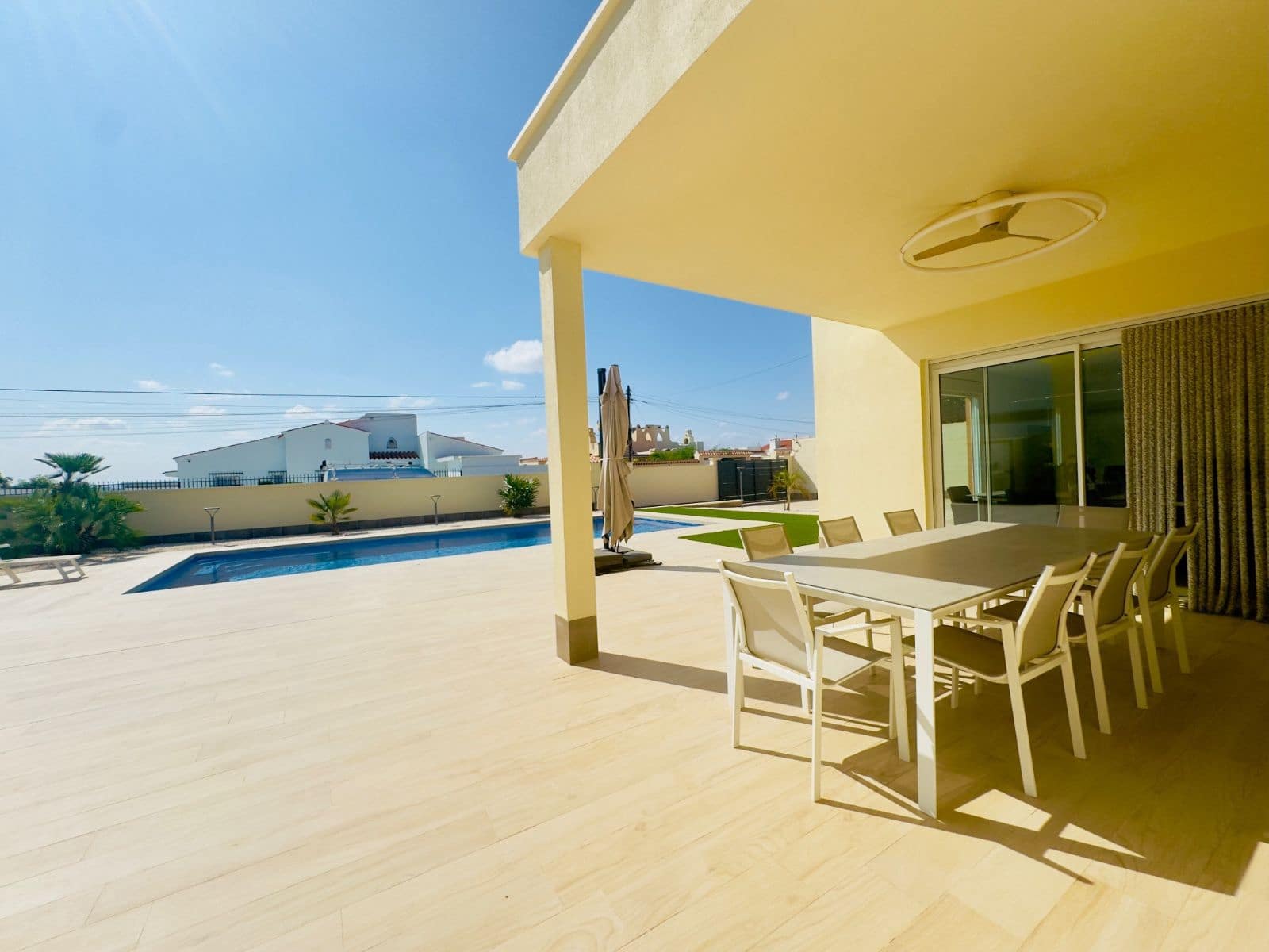 4 sovrum Villa till salu i Torrevieja med pool garage - 780 000 € (Ref: 9515333)