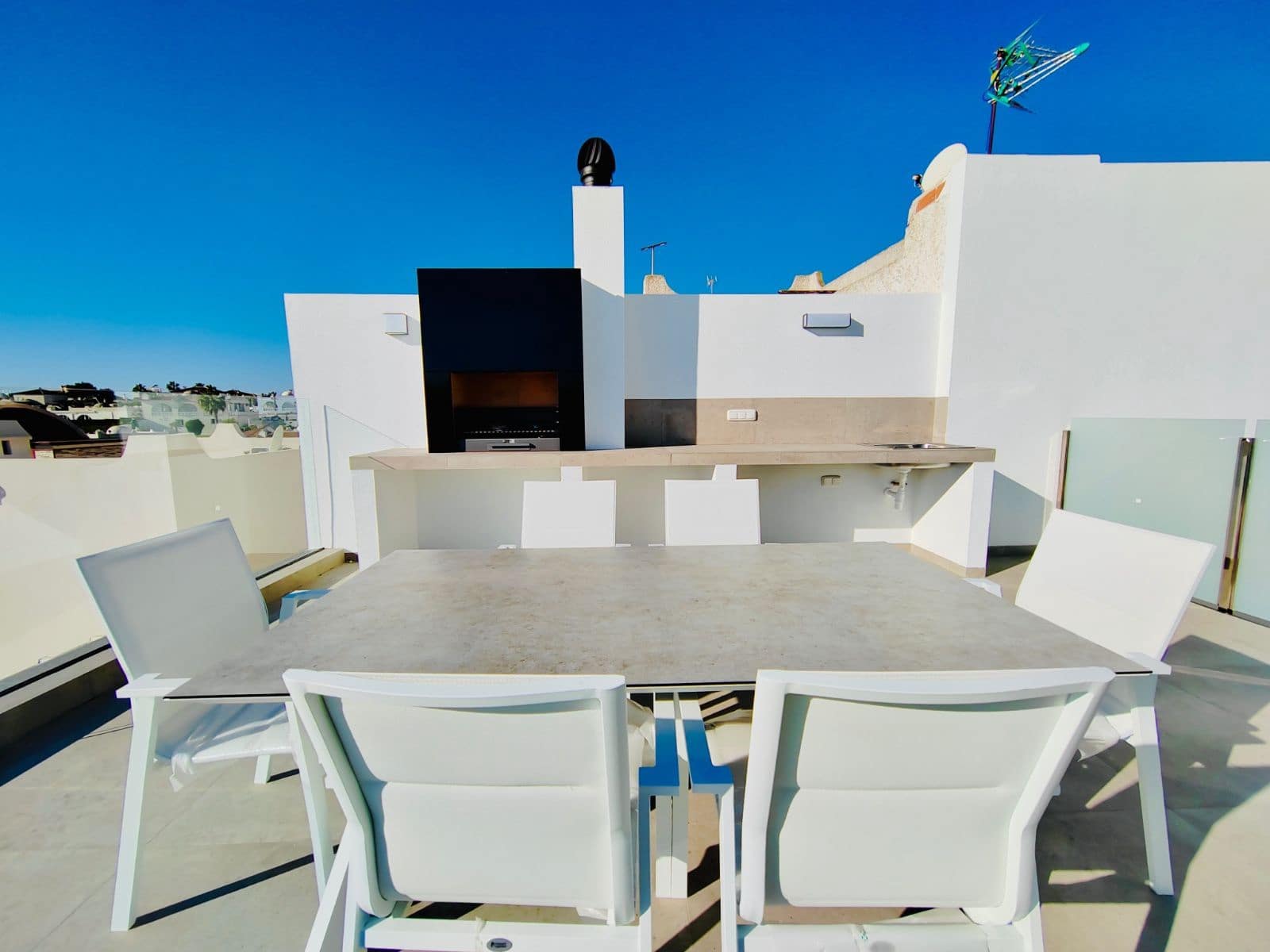 Chalet de 3 habitaciones en Orihuela en venta con piscina - 650.000 € (Ref: 9515335)