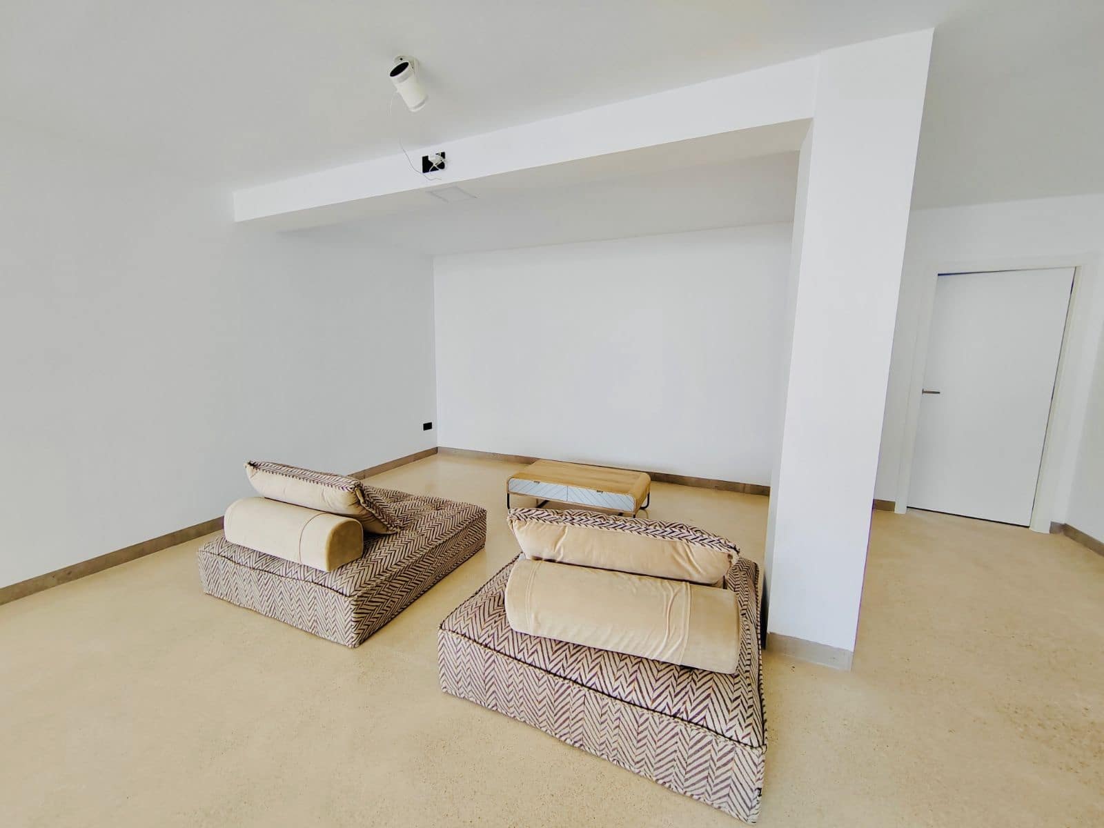 Chalet de 3 habitaciones en Orihuela en venta con piscina - 650.000 € (Ref: 9515335)