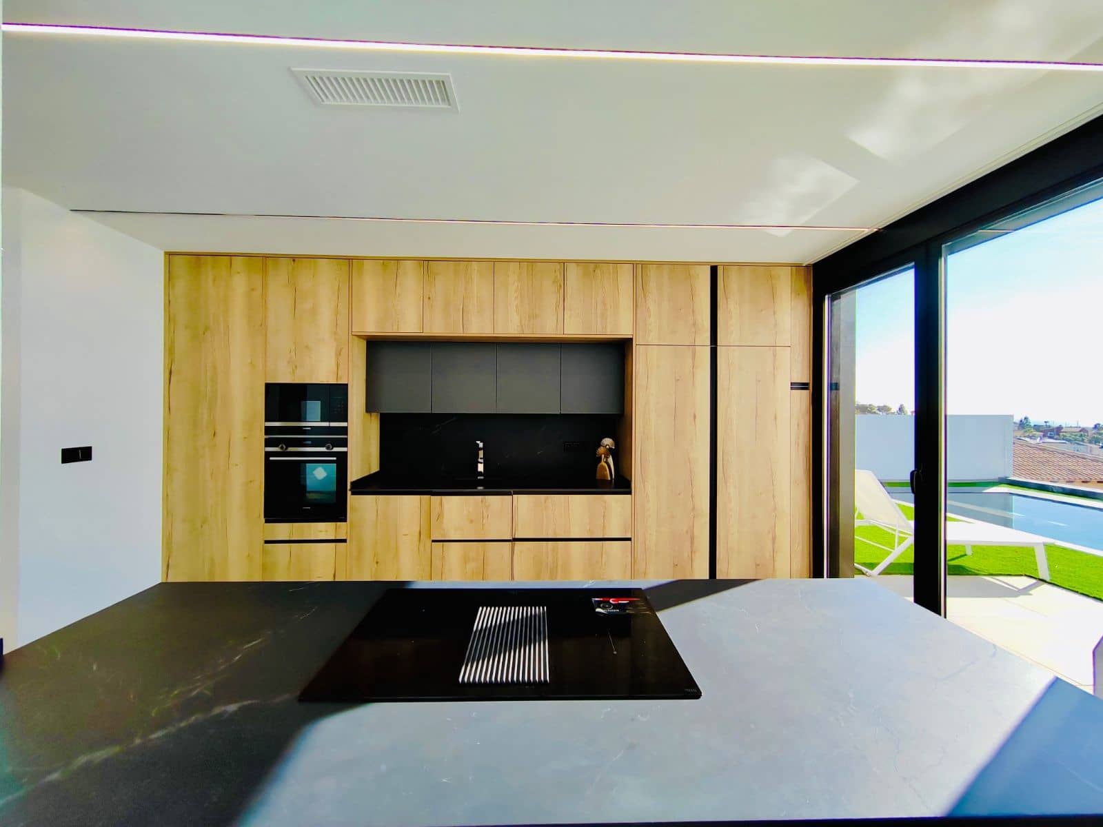 Chalet de 3 habitaciones en Orihuela en venta con piscina - 650.000 € (Ref: 9515335)