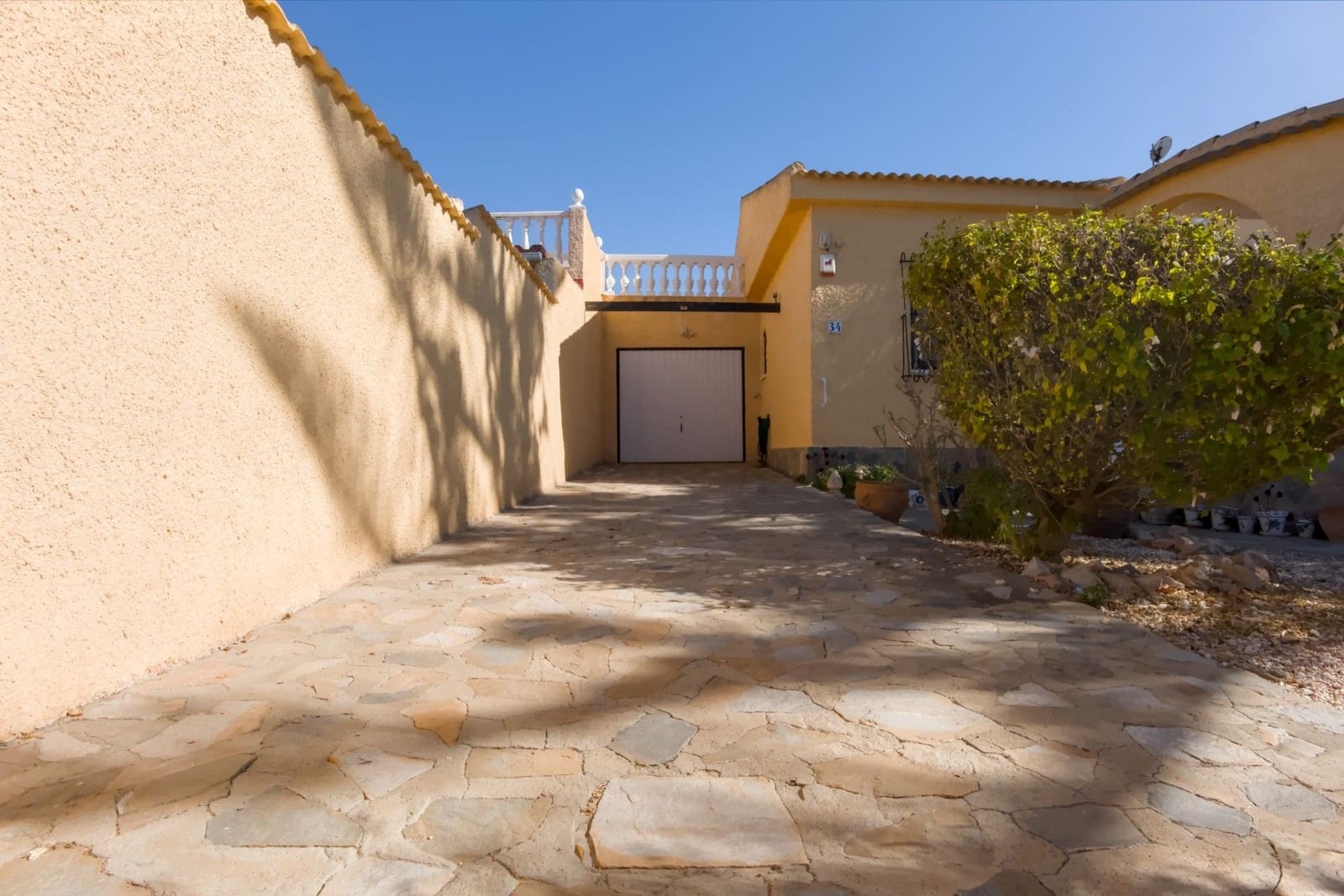 2 bedroom Villa for sale in Torrevieja - € 255,000 (Ref: 9515336)