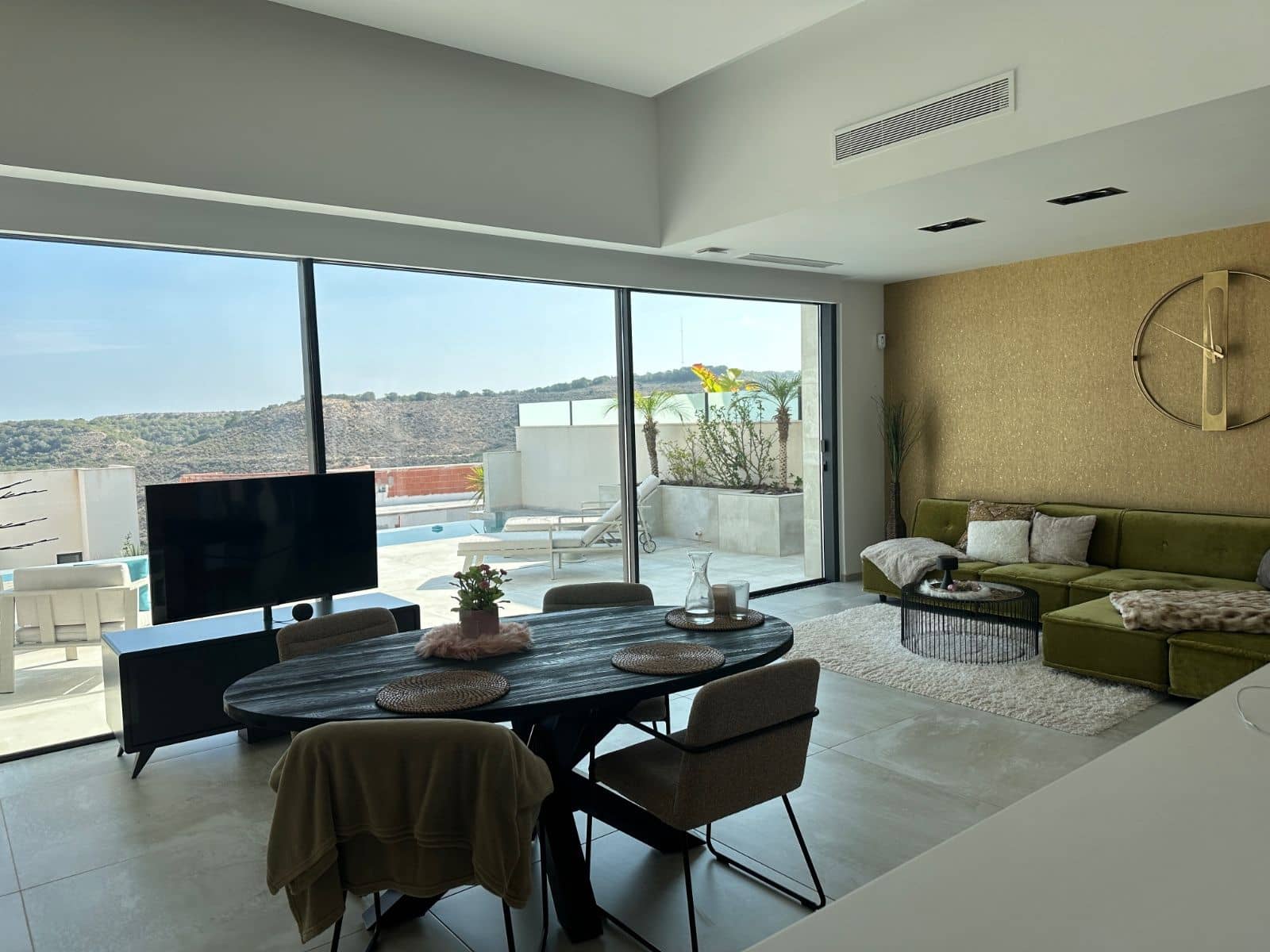 4 slaapkamer Villa te koop in Almoradi met zwembad garage - € 730.000 (Ref: 9515342)