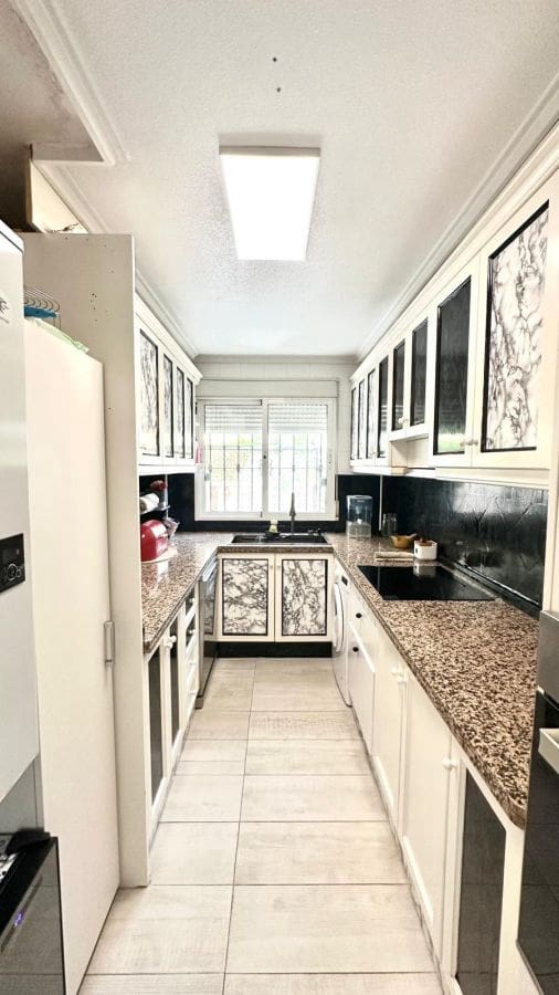 4 makuuhuone Huvila myytävänä paikassa Orihuela Costa mukana uima-altaan - 399 900 € (Ref: 9515349)