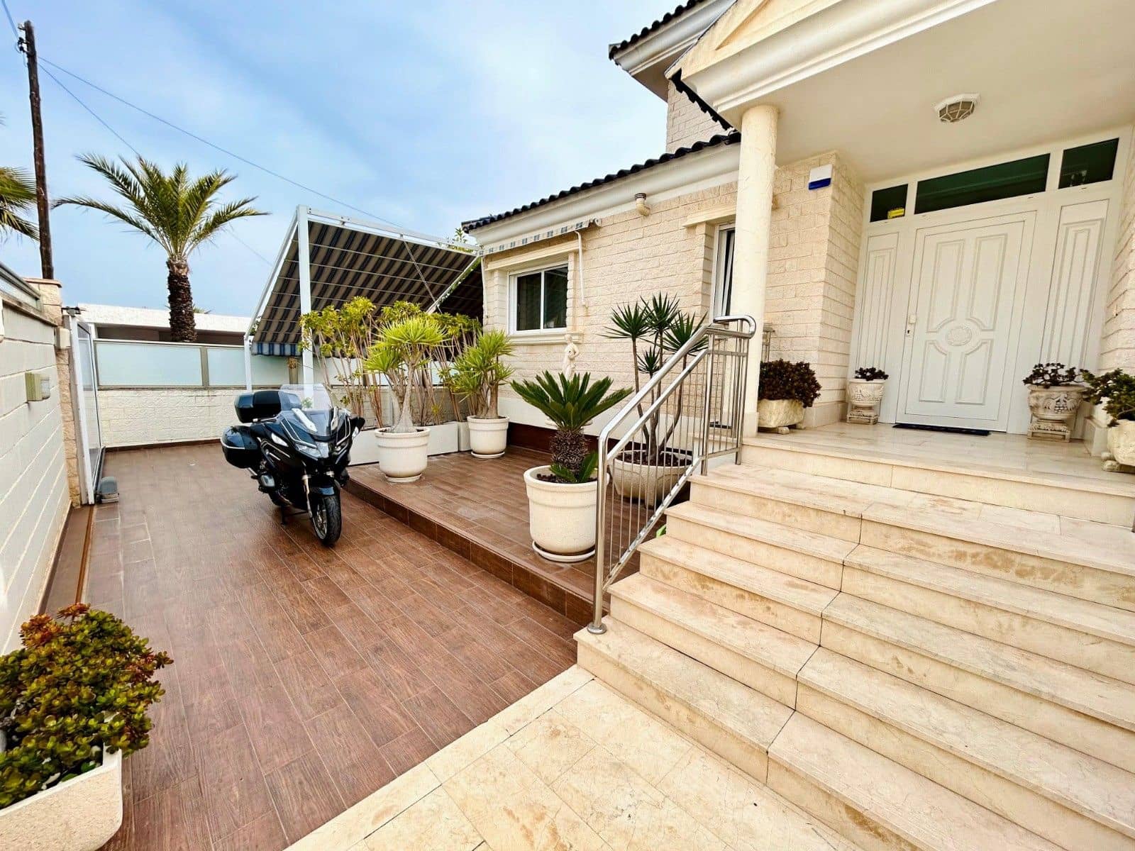 5 bedroom Villa for sale in La Mata - € 1,117,000 (Ref: 9515361)