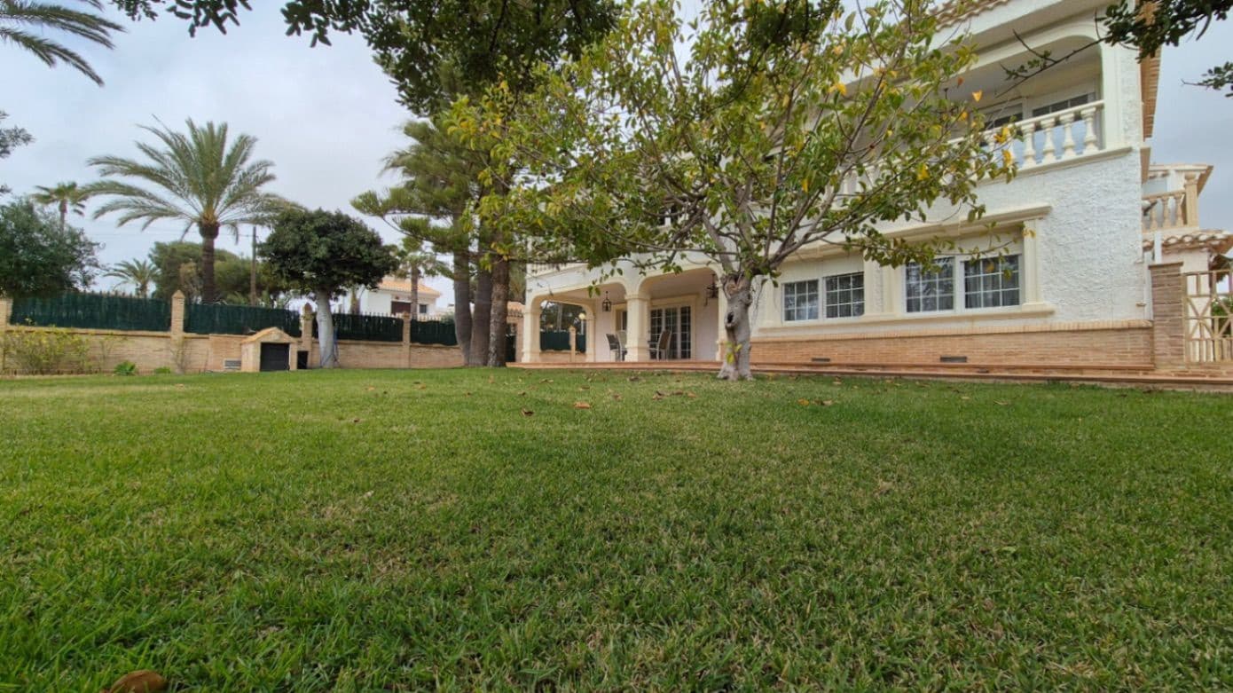 7 sovrum Villa till salu i Cabo Roig med garage - 1 490 000 € (Ref: 9515378)