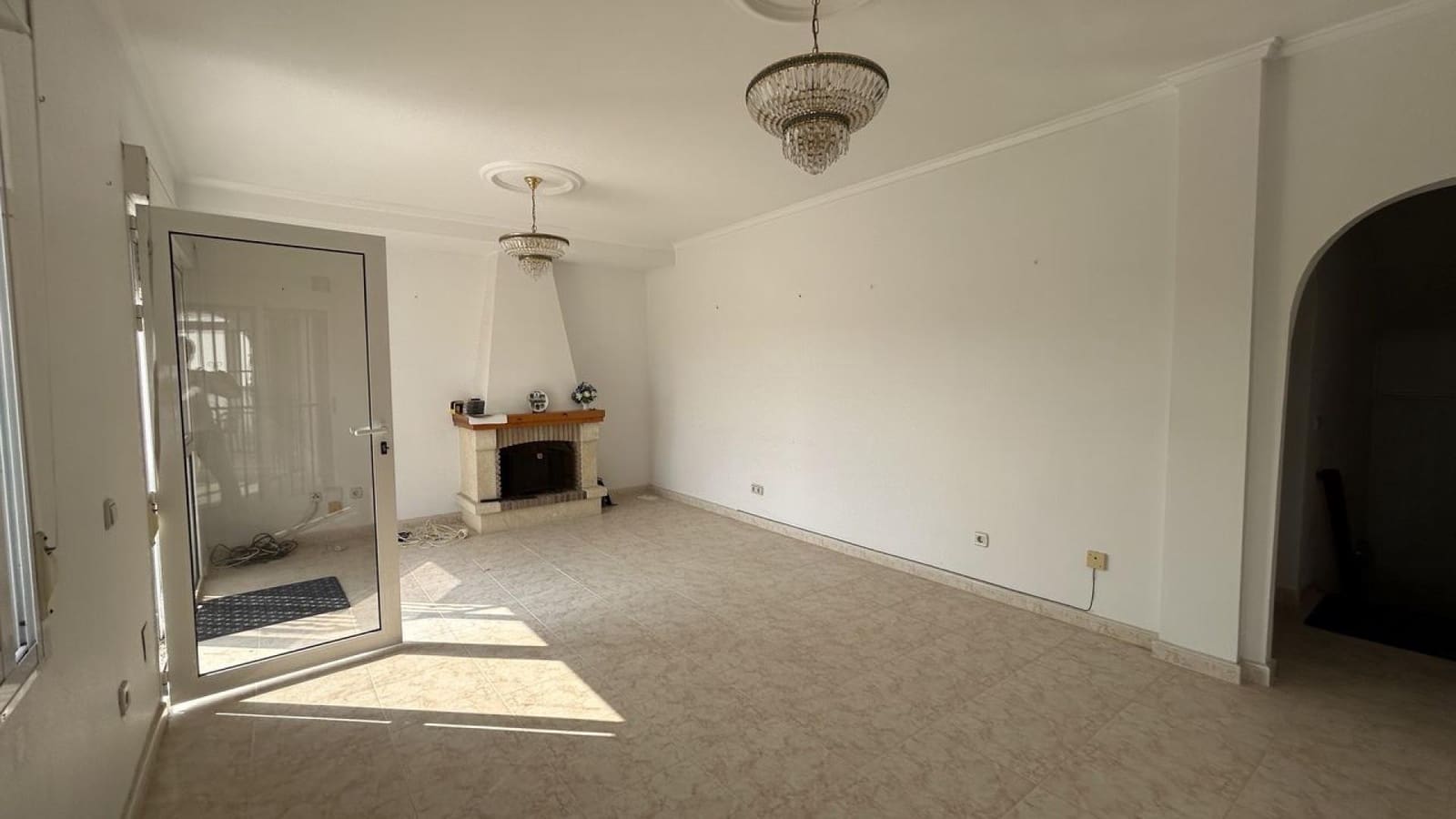 5 bedroom Villa for sale in La Marquesa with garage - € 599,990 (Ref: 9515387)