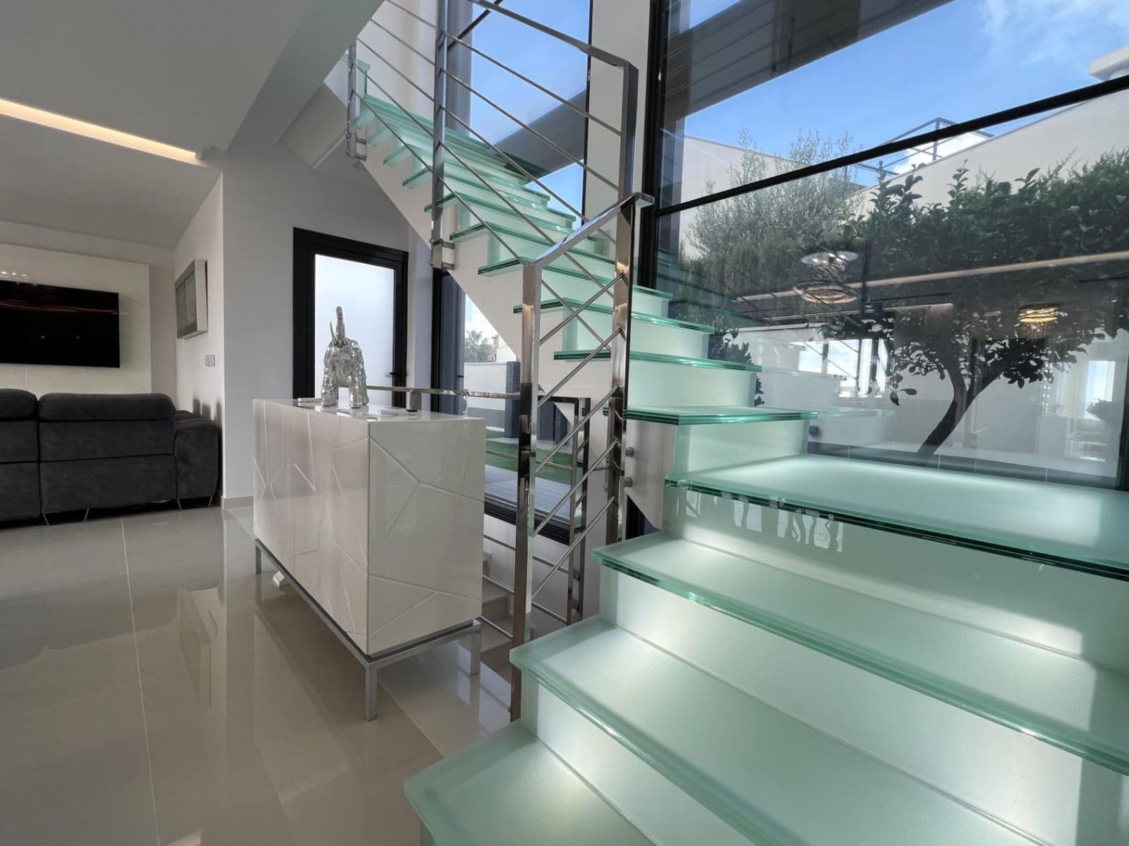 5 bedroom Villa for sale in San Miguel de Salinas - € 849,000 (Ref: 9515415)