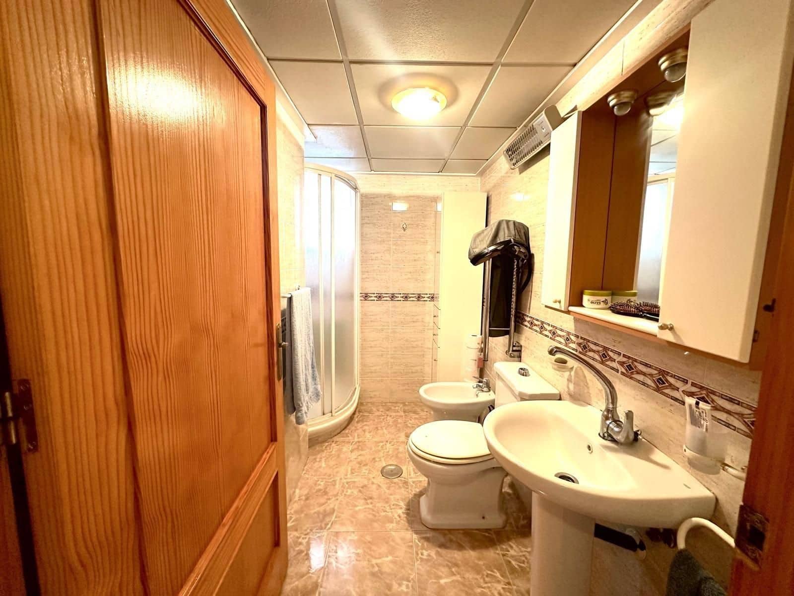 3 Zimmer Apartment zu verkaufen in Torrevieja mit Pool - 330.000 € (Ref: 9515447)