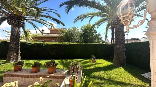 3 chambre Villa/Maison à vendre à Cabo Roig, Orihuela avec piscine - 850 000 € (Ref: 9515449)
