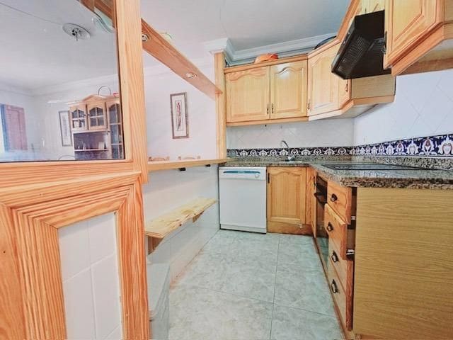 4 bedroom Villa for sale in Guardamar del Segura - € 220,000 (Ref: 9515458)