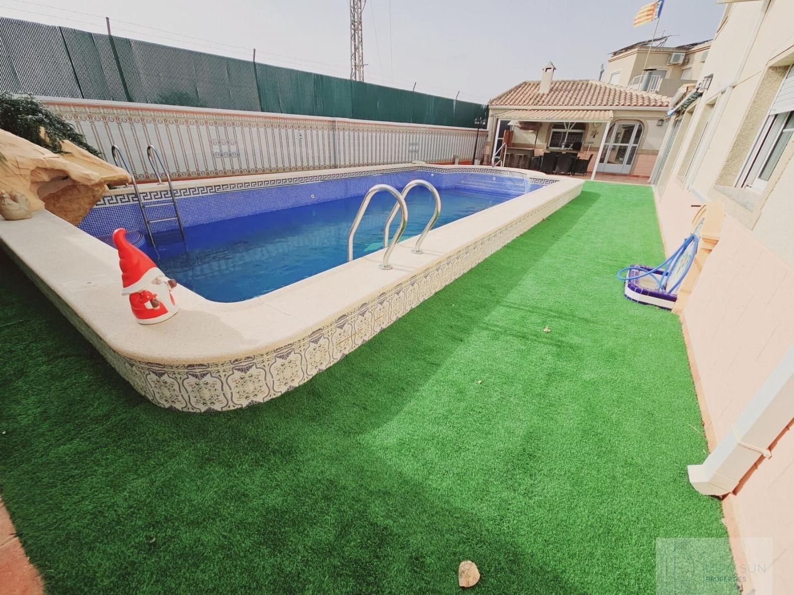 5 bedroom Villa for sale in Torrevieja with pool - € 689,000 (Ref: 9515461)