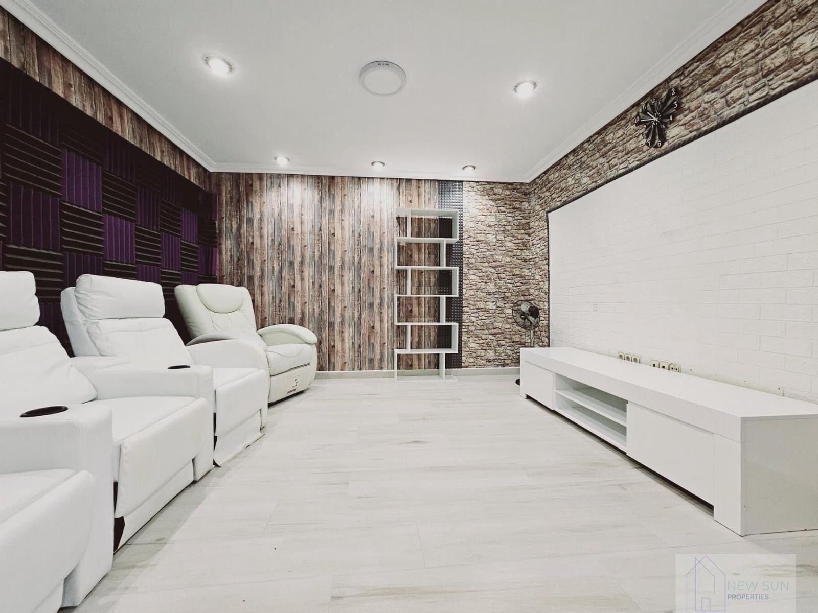 5 bedroom Villa for sale in Torrevieja with pool - € 689,000 (Ref: 9515461)