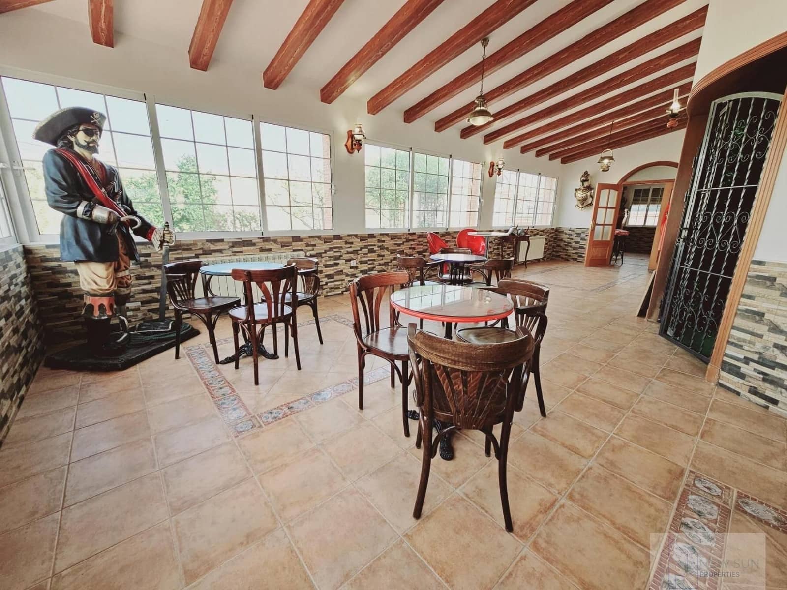 5 bedroom Villa for sale in Torrevieja with pool - € 689,000 (Ref: 9515461)