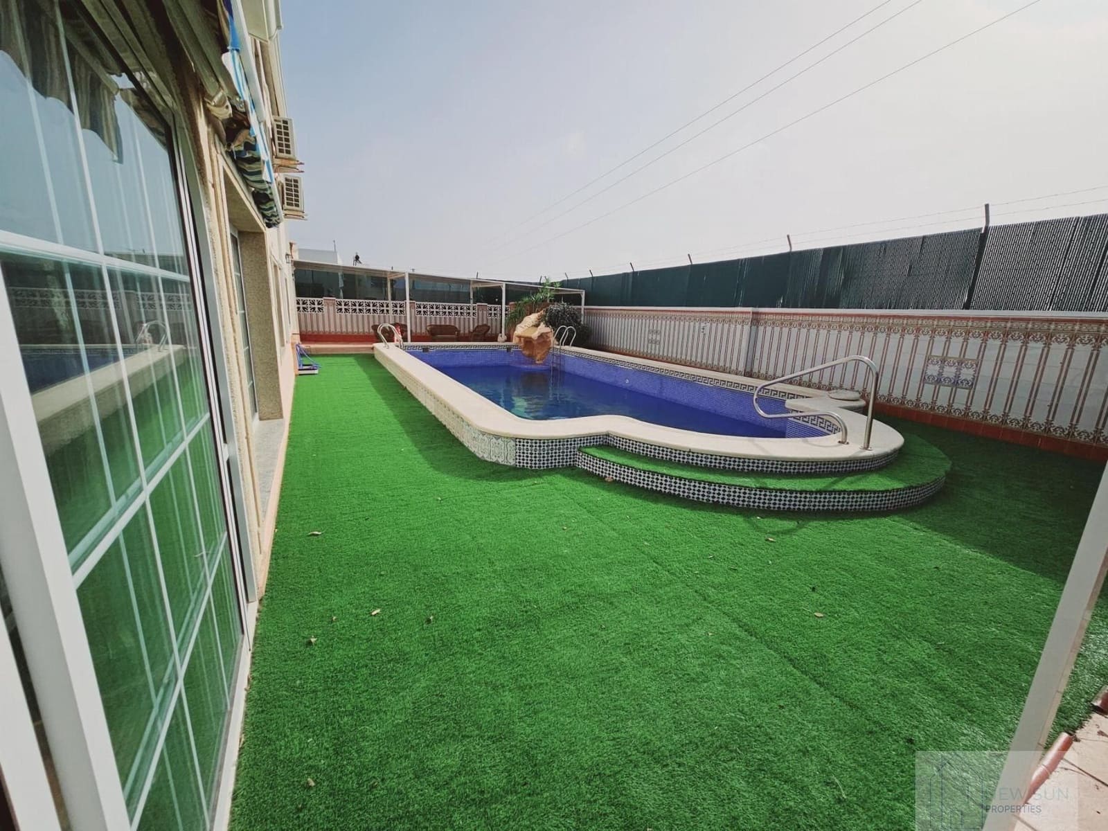 5 bedroom Villa for sale in Torrevieja with pool - € 689,000 (Ref: 9515461)