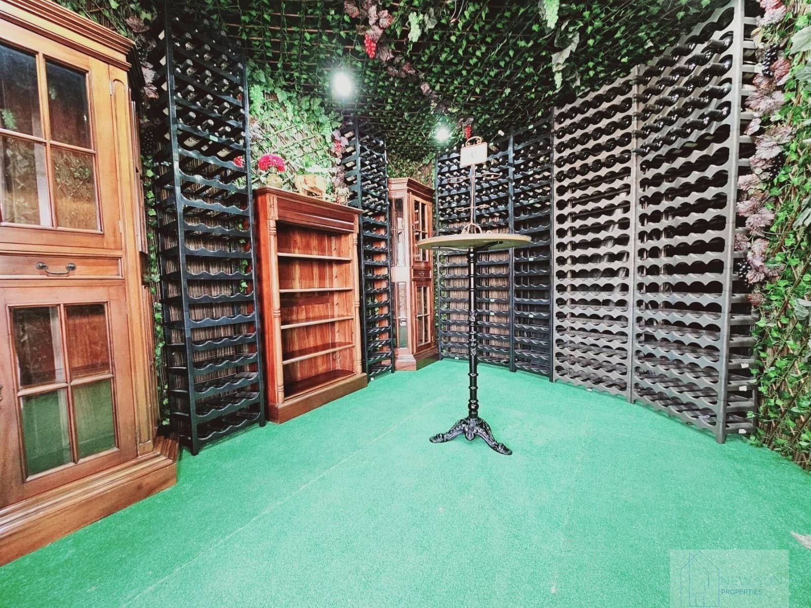 5 bedroom Villa for sale in Torrevieja with pool - € 689,000 (Ref: 9515461)