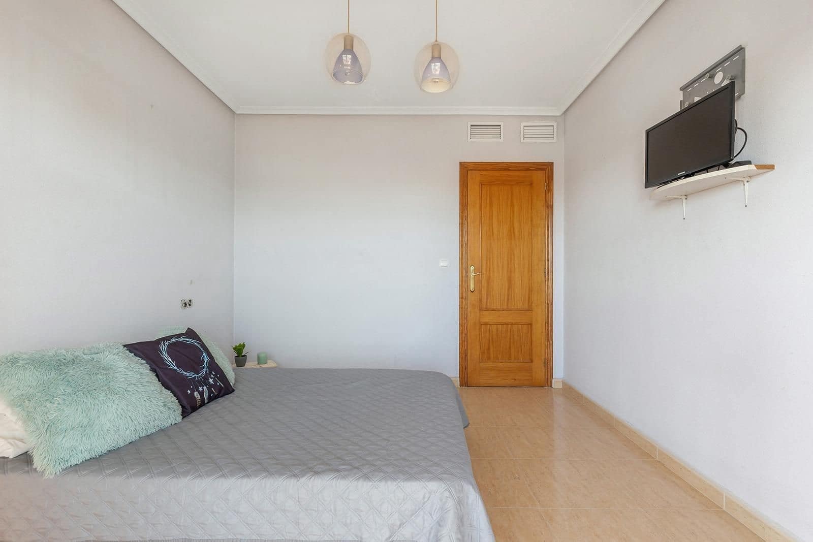 5 bedroom Villa for sale in La Marquesa with pool - € 449,000 (Ref: 9515464)