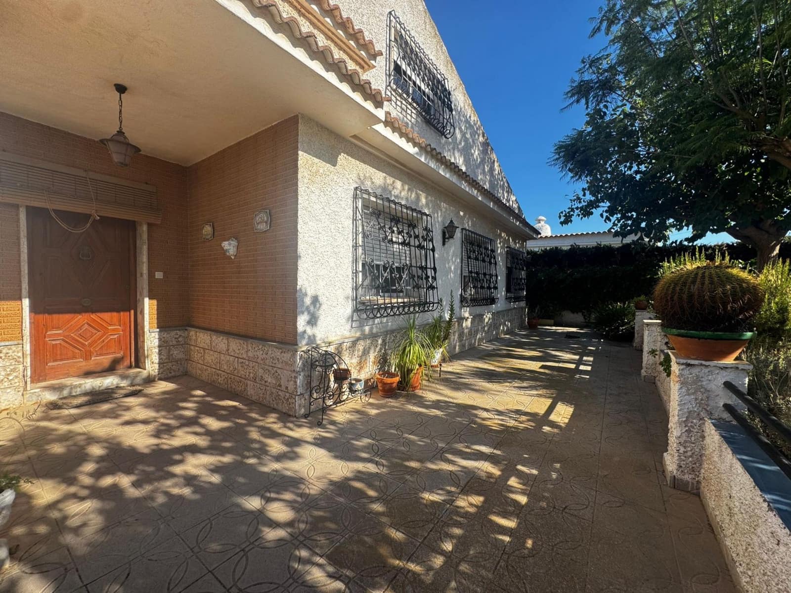 5 sypialnia Willa na sprzedaż w Roche z basenem - 295 000 € (Ref: 9515466)