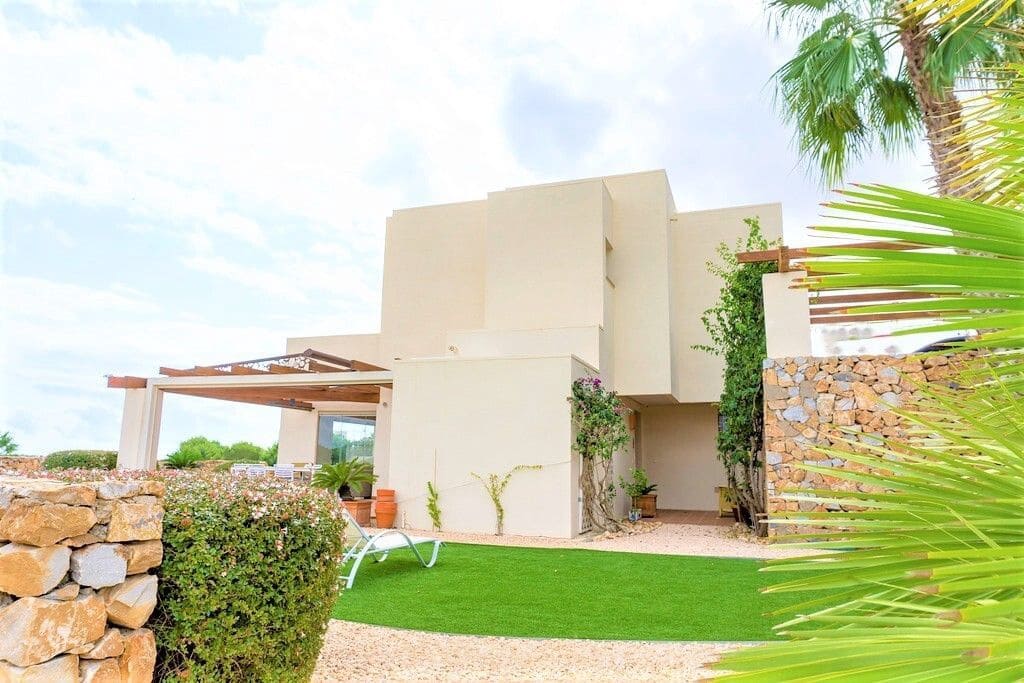 3 bedroom Villa for sale in Las Colinas Golf with pool - € 545,000 (Ref: 9515470)