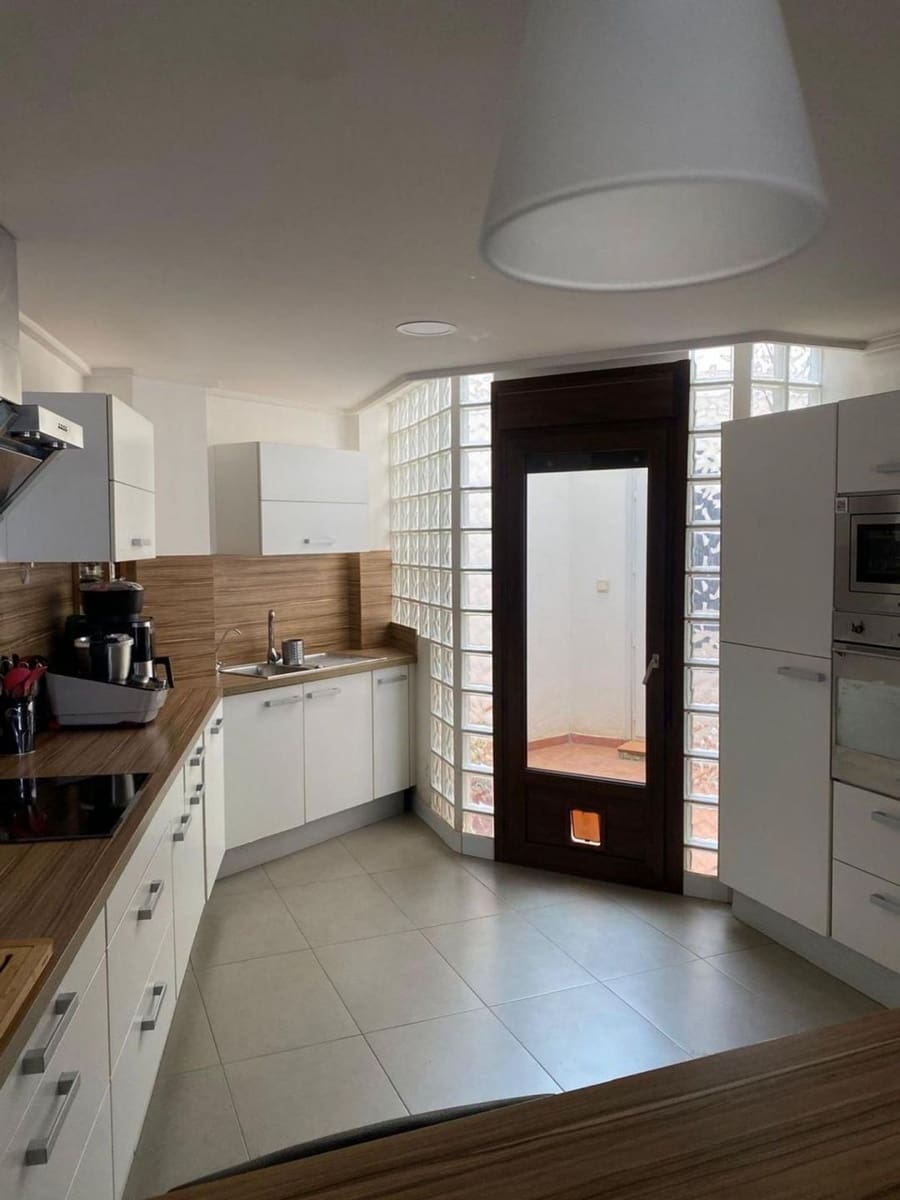 5 quarto Moradia para venda em Torrevieja - 745 000 € (Ref: 9515487)