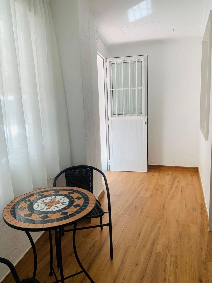 2 slaapkamer Appartement te koop in Torrevieja - € 353.000 (Ref: 9515495)
