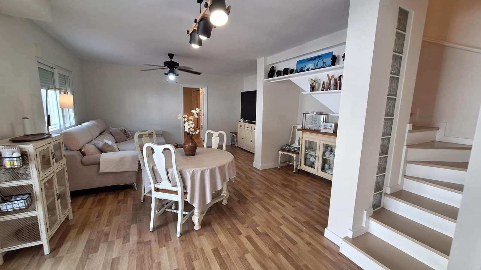 4 slaapkamer Villa te koop in Torrevieja met zwembad - € 490.000 (Ref: 9515497)