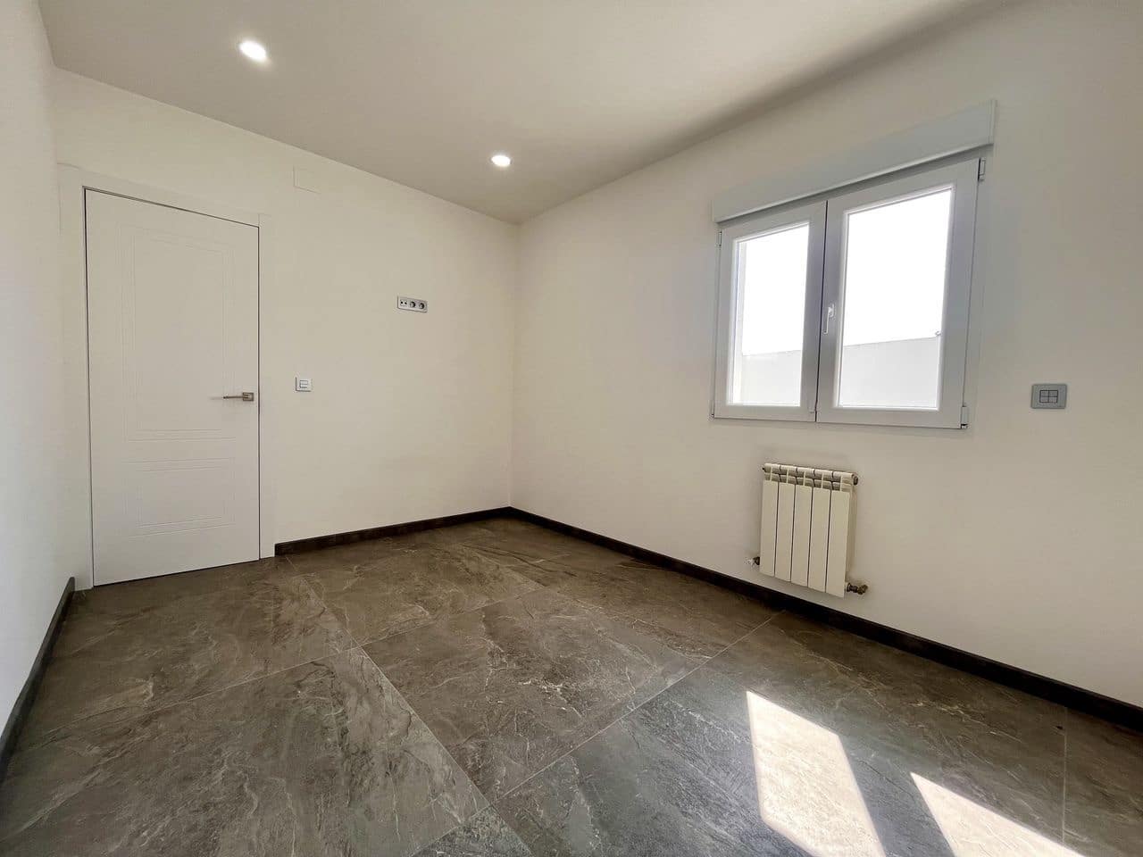 6 quarto Moradia para venda em La Siesta com garagem - 1 050 000 € (Ref: 9515498)