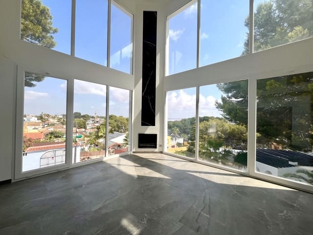 6 quarto Moradia para venda em La Siesta, Torrevieja com garagem - 1 050 000 € (Ref: 9515498)