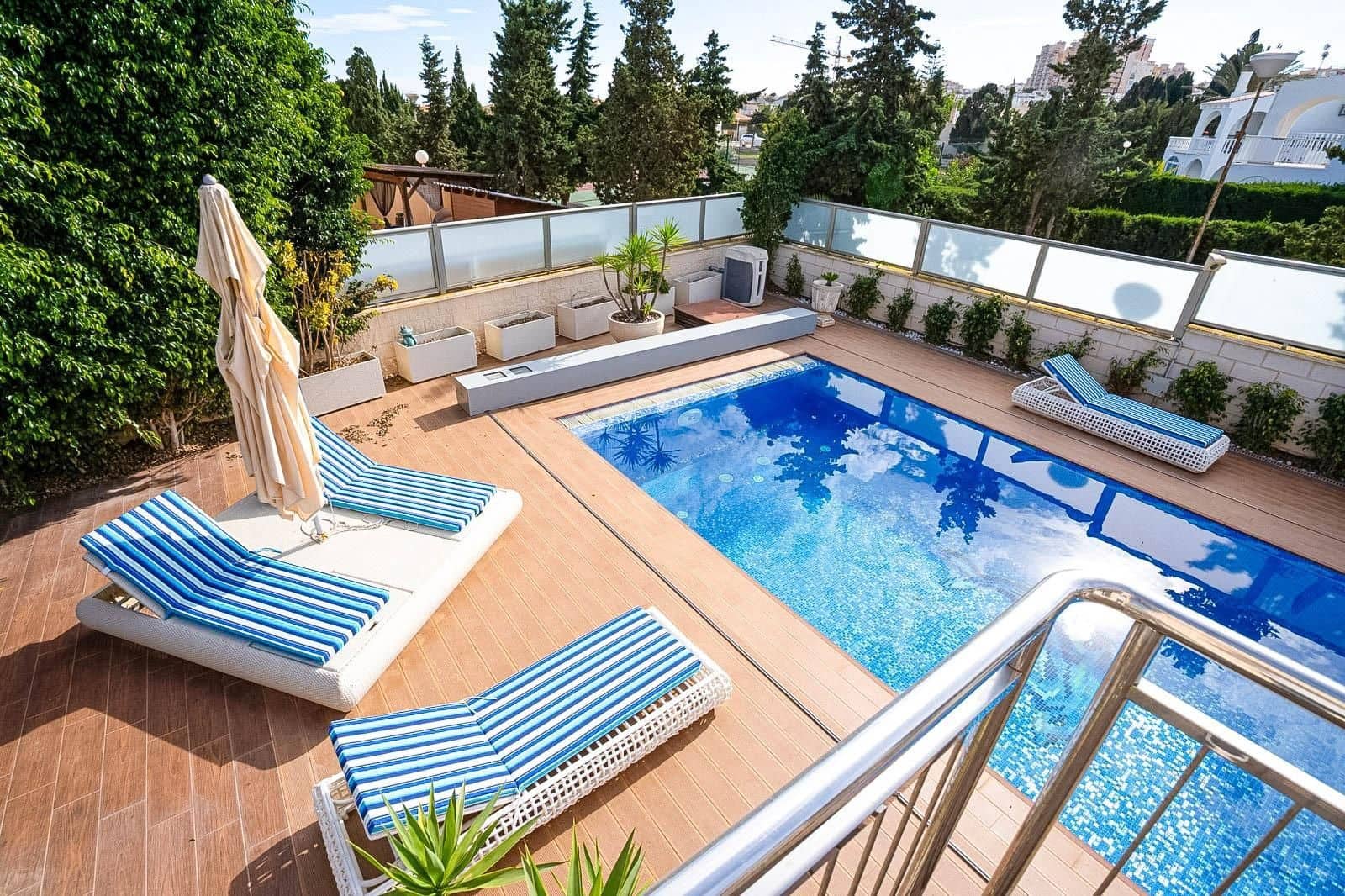 5 slaapkamer Villa te koop in La Mata met zwembad - € 1.170.000 (Ref: 9515506)