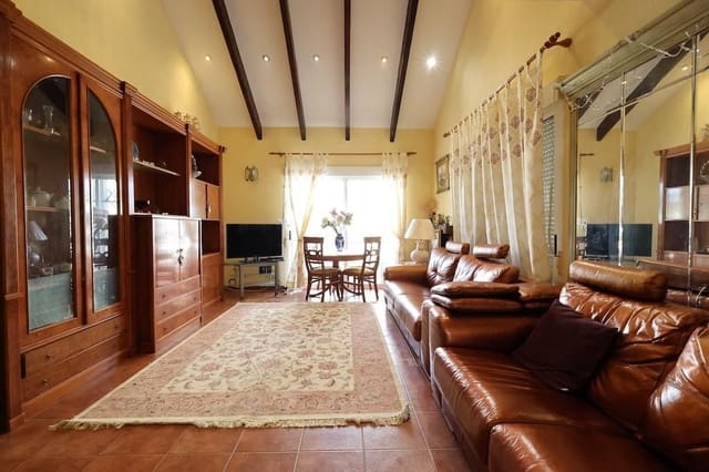 4 bedroom Villa for sale in La Zenia, Orihuela with garage - € 580,000 (Ref: 9515515)