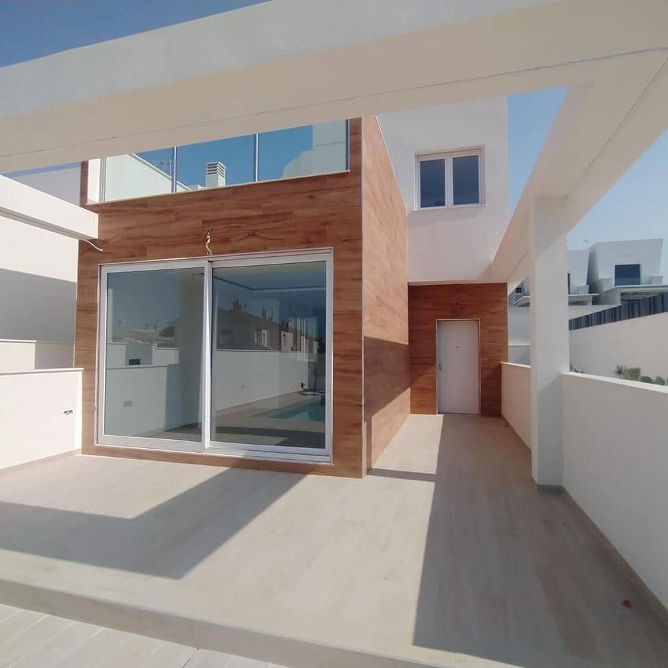 3 quarto Moradia para venda em Torrevieja com piscina - 640 000 € (Ref: 9515521)
