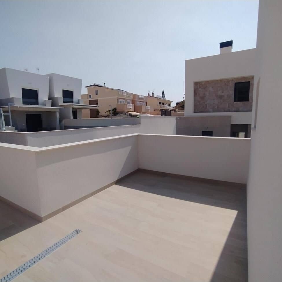 3 quarto Moradia para venda em Torrevieja com piscina - 640 000 € (Ref: 9515521)