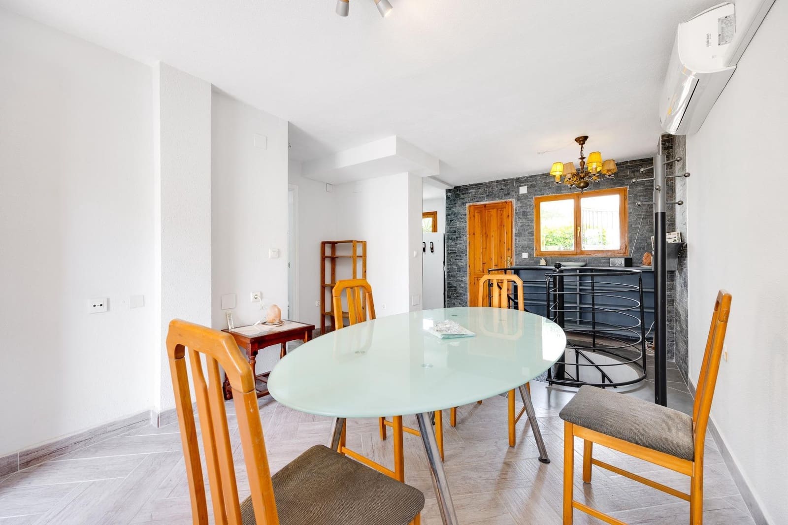 2 Zimmer Bungalow zu verkaufen in Torrevieja mit Pool - 180.000 € (Ref: 9515533)