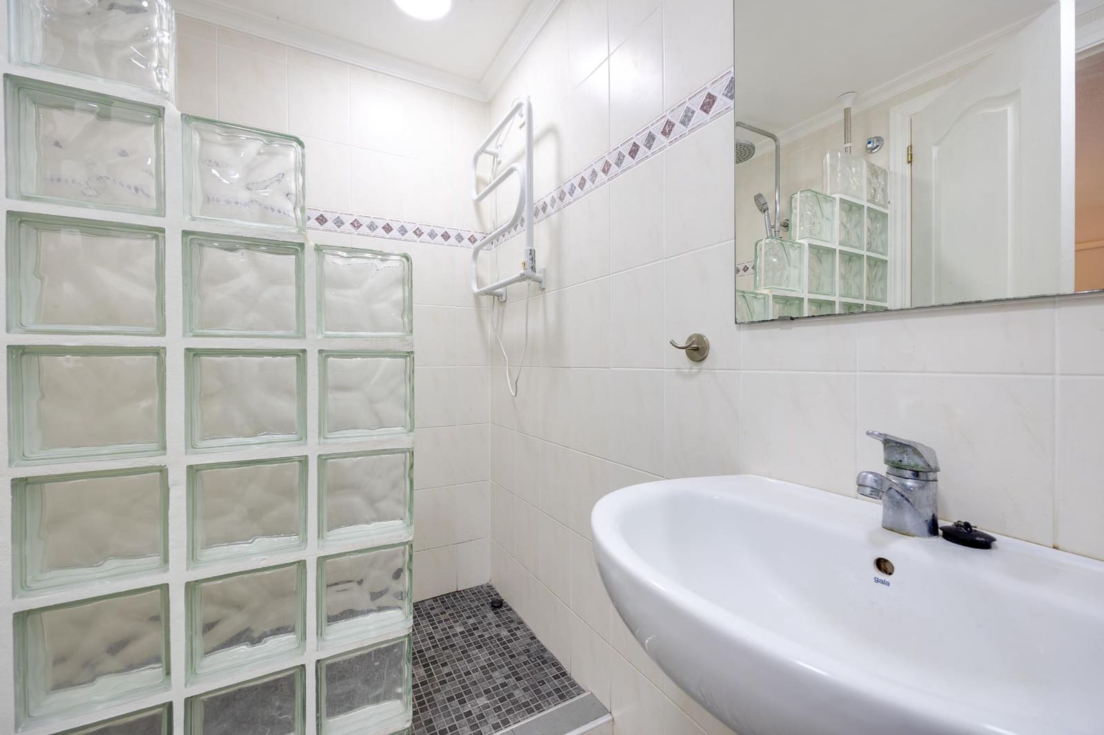 2 Zimmer Bungalow zu verkaufen in Torrevieja mit Pool - 180.000 € (Ref: 9515533)