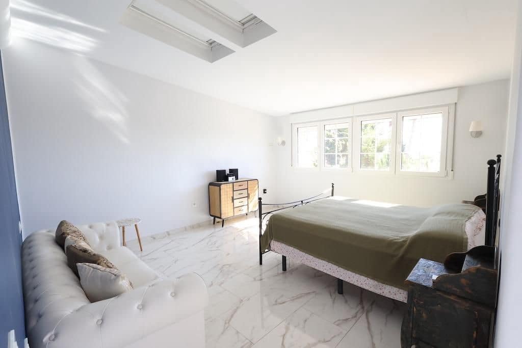 4 chambre Villa/Maison à vendre à Villamartin - 699 000 € (Ref: 9515545)