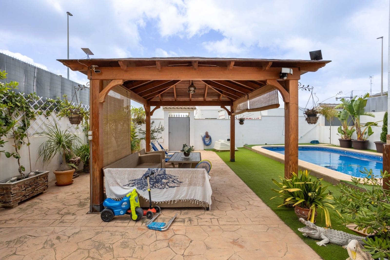 4 slaapkamer Villa te koop in Los Montesinos met zwembad garage - € 750.000 (Ref: 9515551)