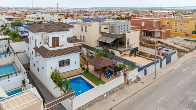 4 soveværelse Villa til salg i Los Montesinos med swimmingpool garage - € 750.000 (Ref: 9515551)