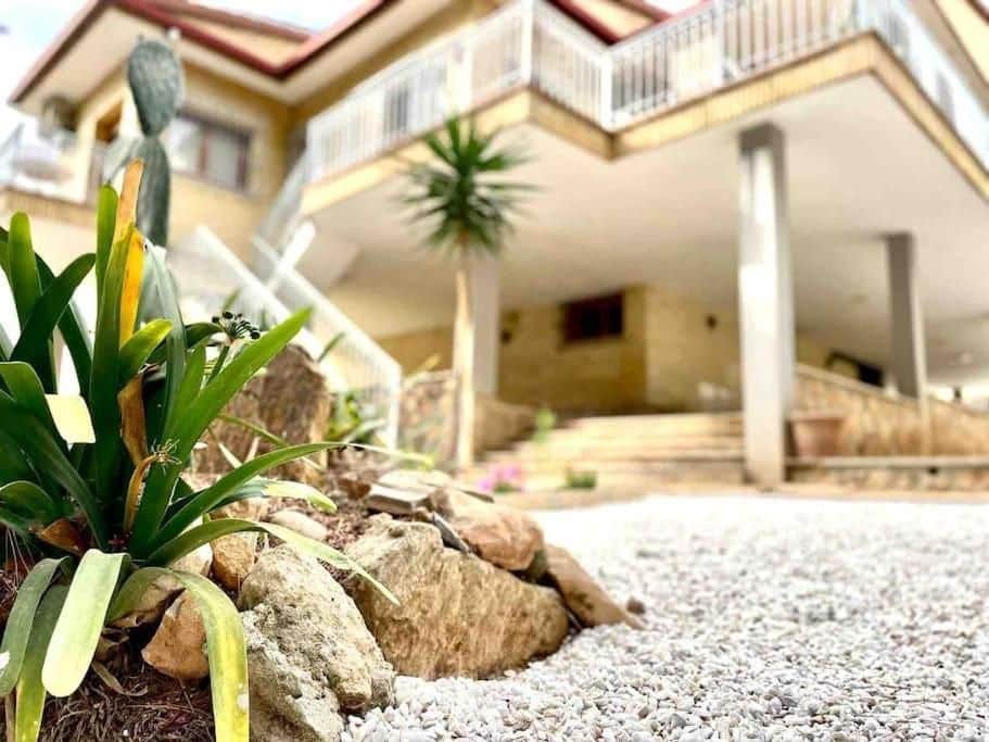 4 soveværelse Villa til salg i Campoamor med swimmingpool - € 850.000 (Ref: 9515554)