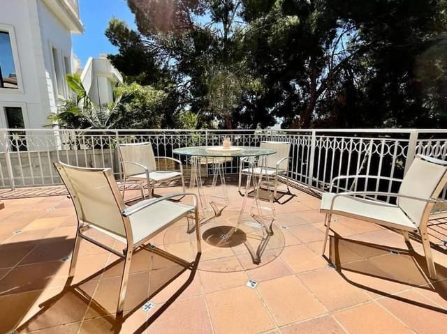 4 soveværelse Villa til salg i Campoamor, Orihuela med swimmingpool - € 850.000 (Ref: 9515554)