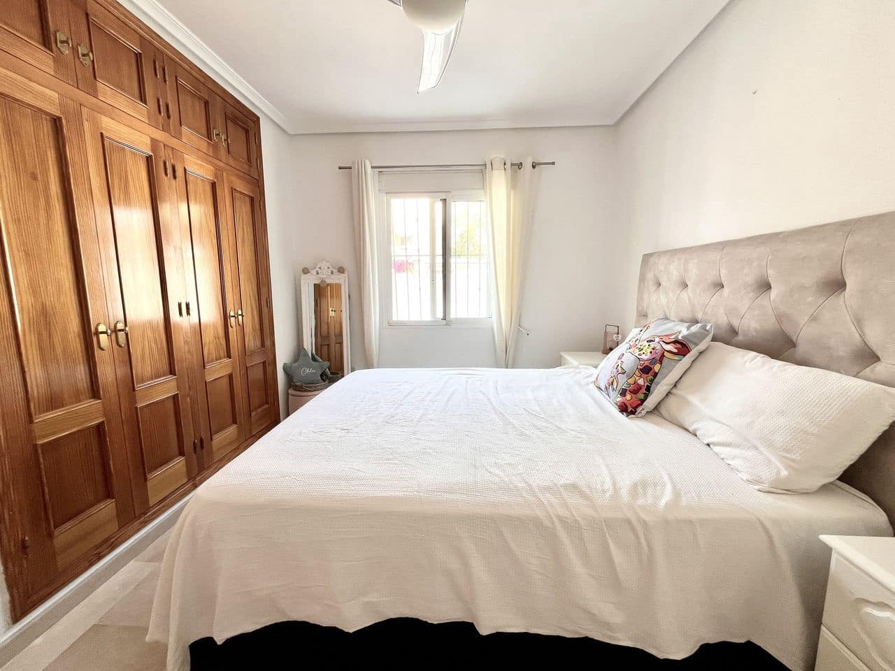 Chalet de 5 habitaciones en San Miguel de Salinas en venta con garaje - 599.999 € (Ref: 9515595)
