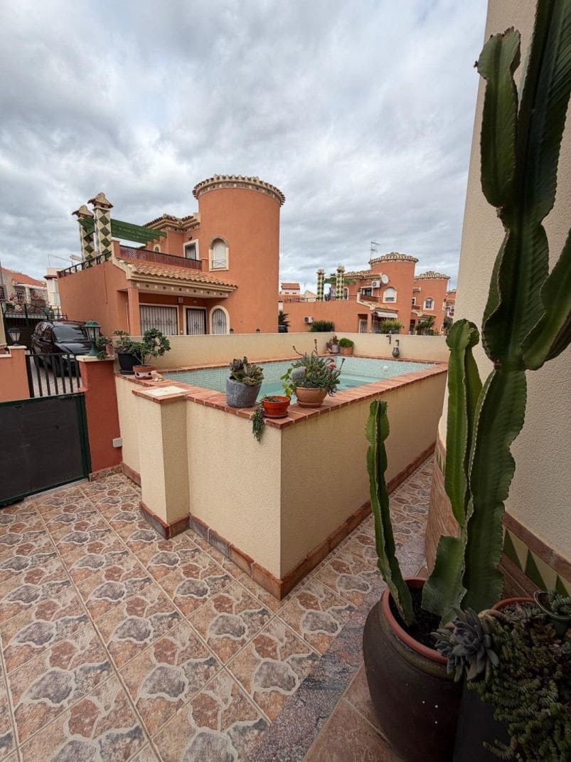 3 bedroom Villa for sale in Playa Flamenca with pool - € 285,000 (Ref: 9515602)