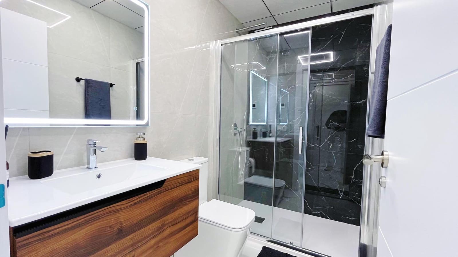 2 Zimmer Apartment zu verkaufen in Torrevieja - 260.000 € (Ref: 9515615)