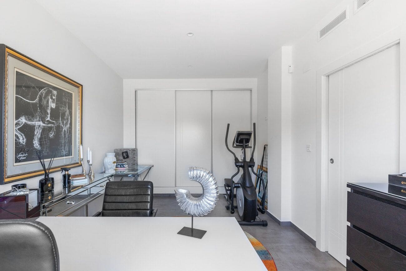 4 makuuhuone Huvila myytävänä paikassa Torrevieja mukana uima-altaan - 895 000 € (Ref: 9515617)